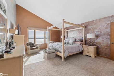 1823 N Shore Drive Clear Lake IA 50428