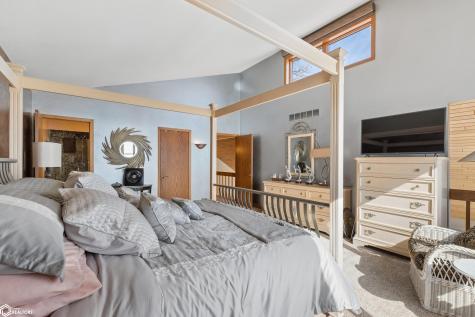 1823 N Shore Drive Clear Lake IA 50428