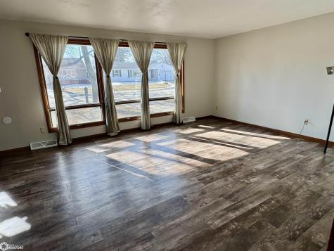 424 22nd Street SW Mason City IA 50401