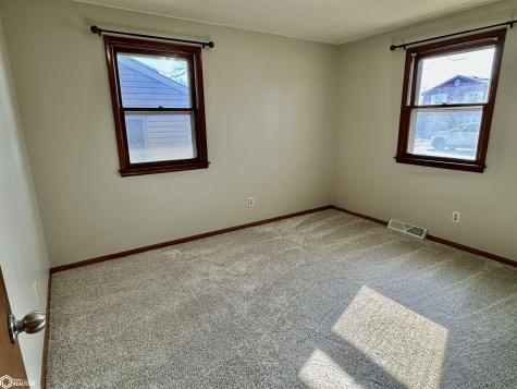 424 22nd Street SW Mason City IA 50401