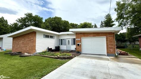 1453 3rd Street SE Mason City IA 50401