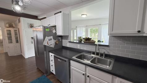 1453 3rd Street SE Mason City IA 50401