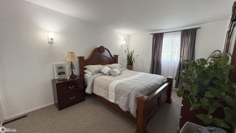 1453 3rd Street SE Mason City IA 50401