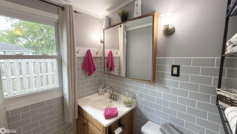 1453 3rd Street SE Mason City IA 50401