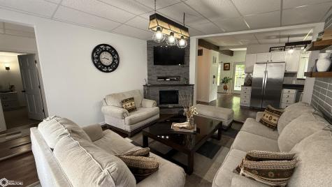 1453 3rd Street SE Mason City IA 50401