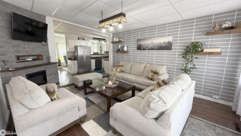 1453 3rd Street SE Mason City IA 50401