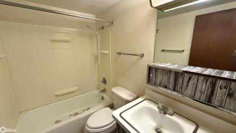 4011 Orchid Avenue Kensett IA 50448