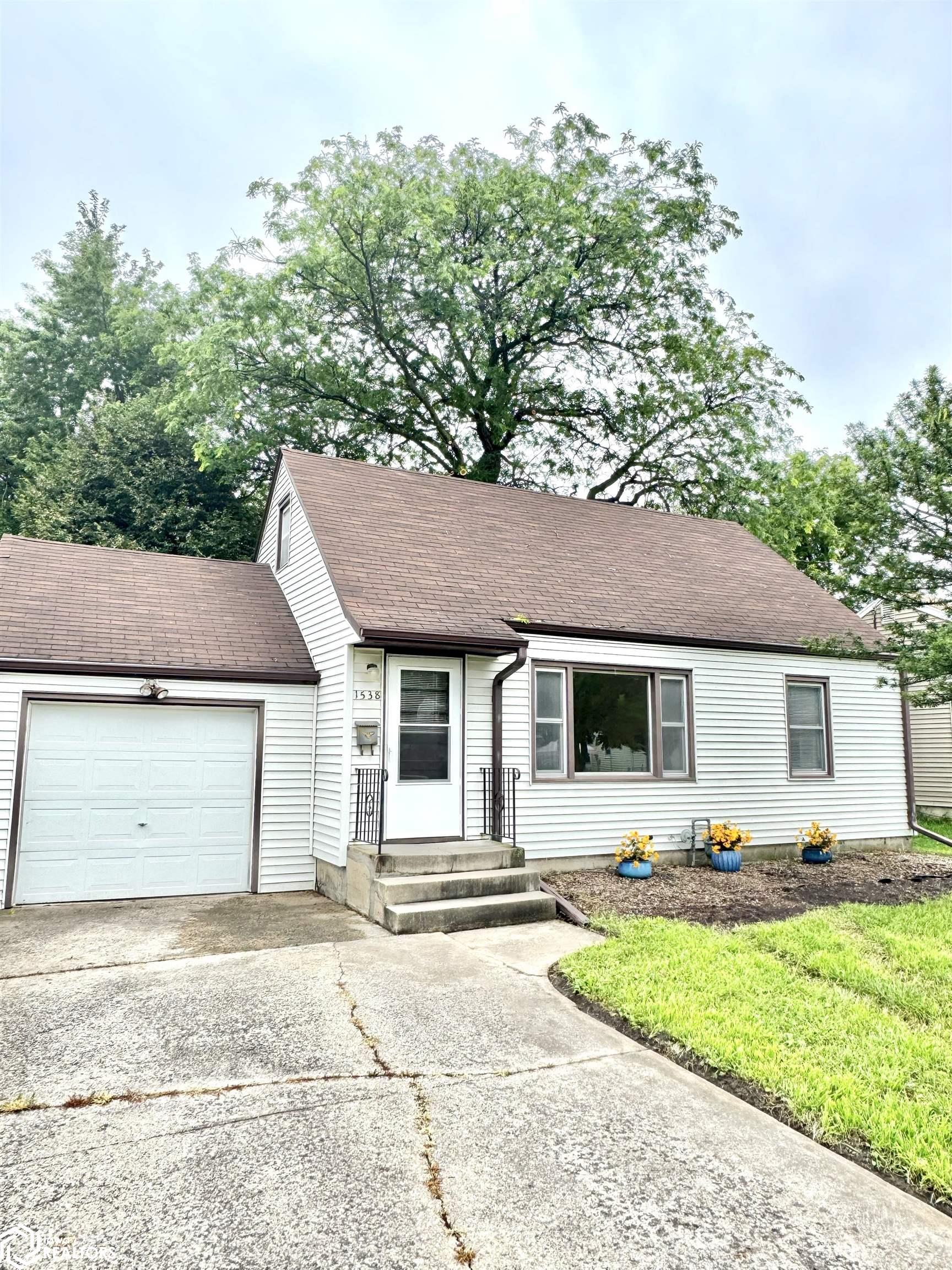 1538 N Hampshire Avenue Mason City IA 50401