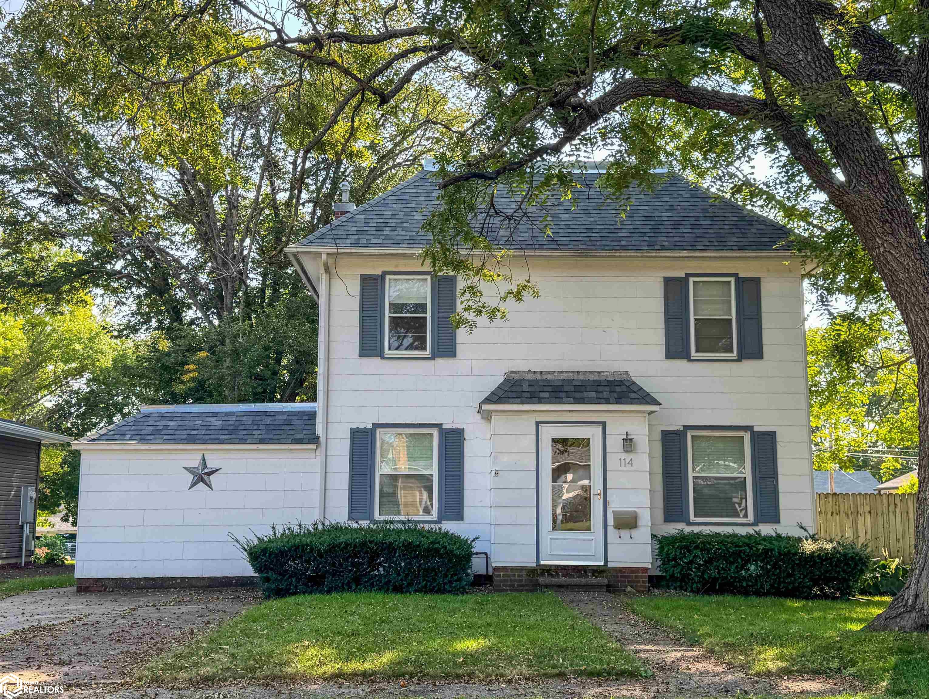 114 7th Street SE Hampton IA 50441