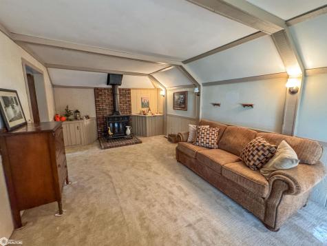 114 7th Street SE Hampton IA 50441