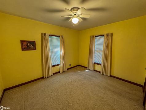 114 7th Street SE Hampton IA 50441