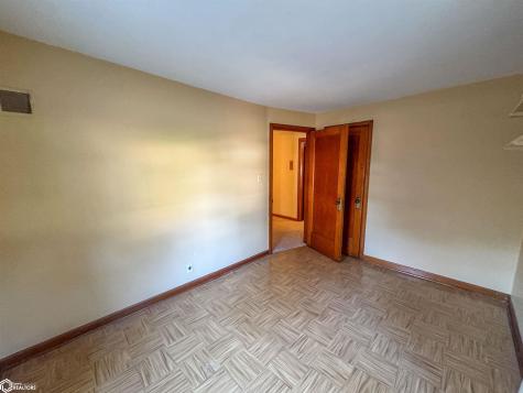 114 7th Street SE Hampton IA 50441