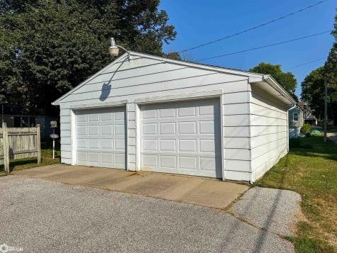 114 7th Street SE Hampton IA 50441