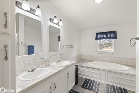 815 N 40th Street Clear Lake IA 50428