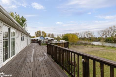 815 N 40th Street Clear Lake IA 50428