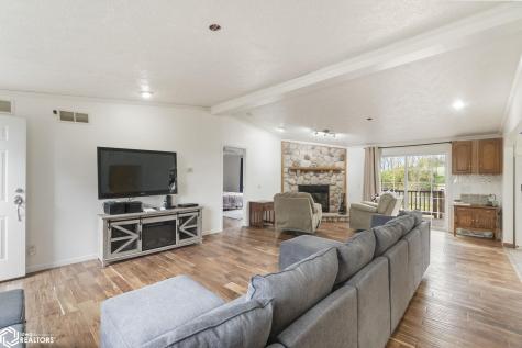 815 N 40th Street Clear Lake IA 50428