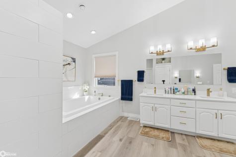 3609 N Shore Drive Clear Lake IA 50428