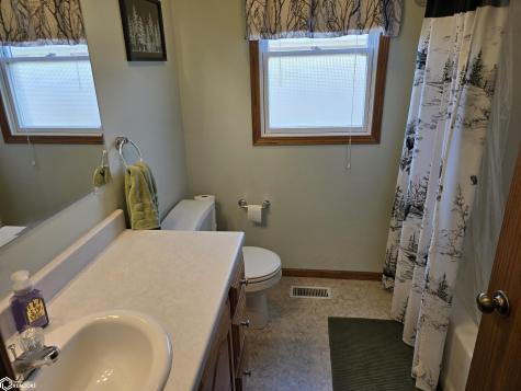934 11th Street NE Mason City IA 50401