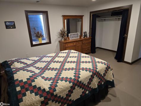 934 11th Street NE Mason City IA 50401