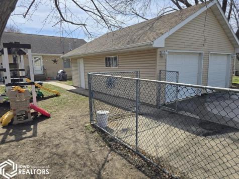 934 11th Street NE Mason City IA 50401