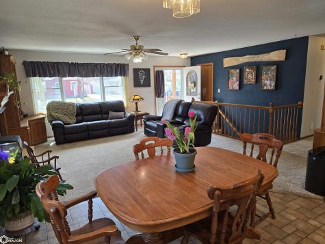 934 11th Street NE Mason City IA 50401