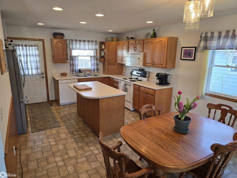 934 11th Street NE Mason City IA 50401