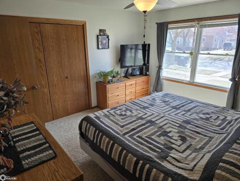 934 11th Street NE Mason City IA 50401