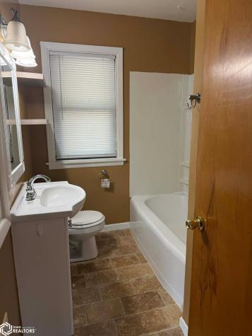 930 16th Street NE Mason City IA 50401