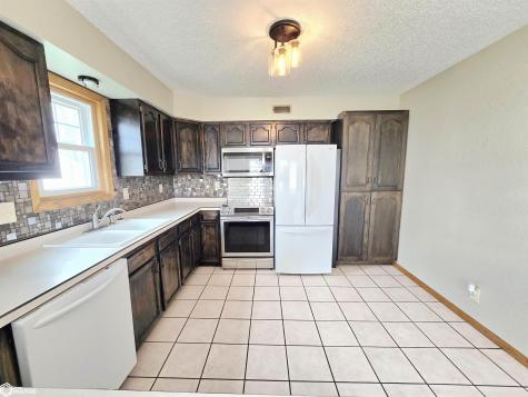 1345 Bush Avenue Garner IA 50438