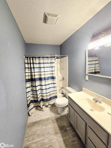 1345 Bush Avenue Garner IA 50438