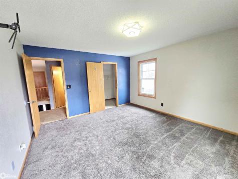 1345 Bush Avenue Garner IA 50438