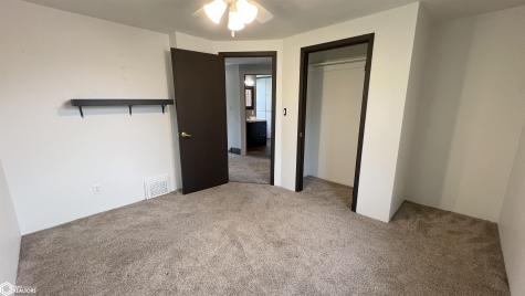 415 N N Massachusetts Avenue Mason City IA 50401