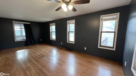 415 N N Massachusetts Avenue Mason City IA 50401