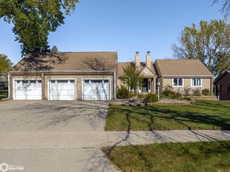 1000 Briarstone Drive Mason City IA 50401
