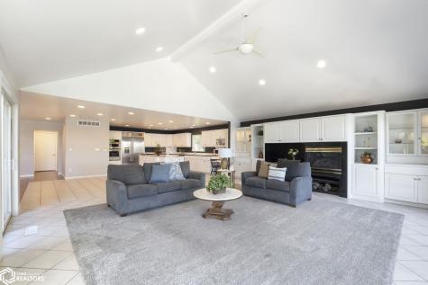 1000 Briarstone Drive Mason City IA 50401