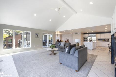 1000 Briarstone Drive Mason City IA 50401