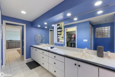 1000 Briarstone Drive Mason City IA 50401