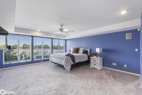 1000 Briarstone Drive Mason City IA 50401