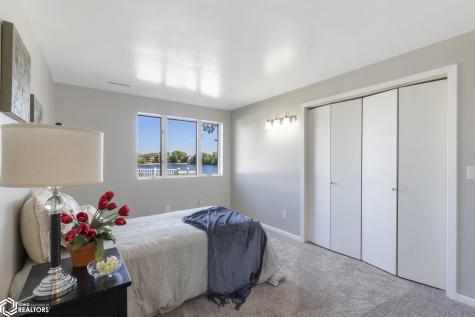 1000 Briarstone Drive Mason City IA 50401