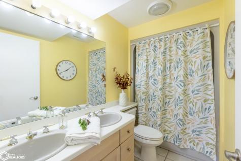 1000 Briarstone Drive Mason City IA 50401