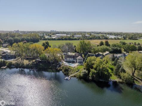 1000 Briarstone Drive Mason City IA 50401