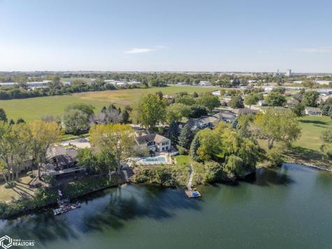 1000 Briarstone Drive Mason City IA 50401