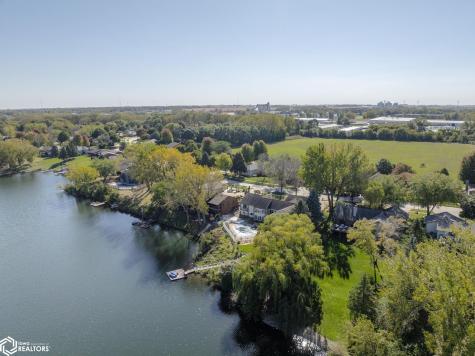 1000 Briarstone Drive Mason City IA 50401