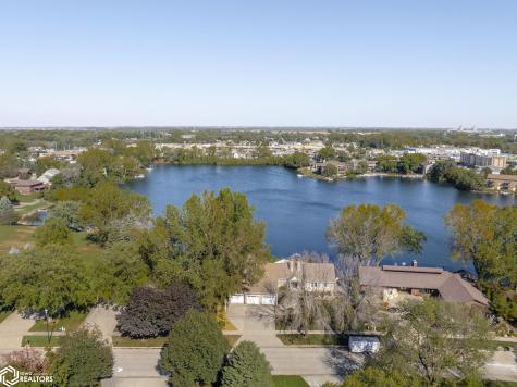 1000 Briarstone Drive Mason City IA 50401