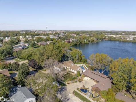 1000 Briarstone Drive Mason City IA 50401