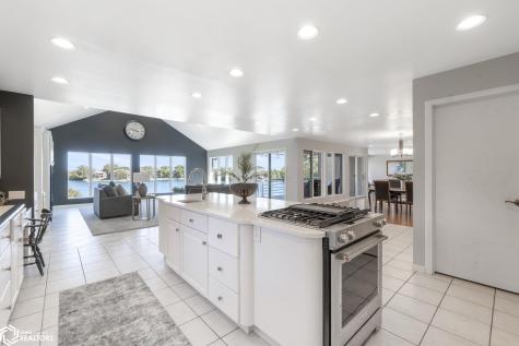 1000 Briarstone Drive Mason City IA 50401