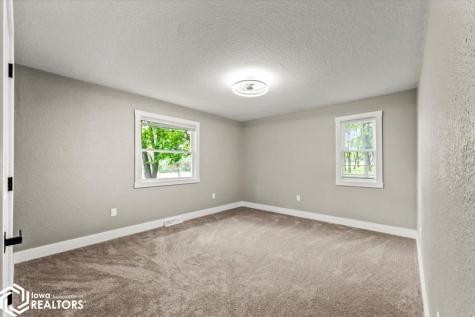 11698 S33 Highway Iowa Falls IA 50126