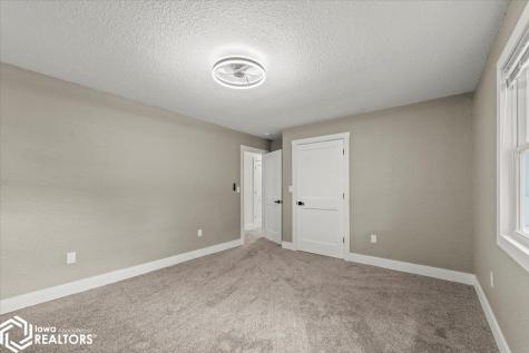 11698 S33 Highway Iowa Falls IA 50126