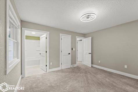 11698 S33 Highway Iowa Falls IA 50126