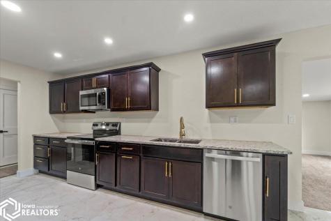 11698 S33 Highway Iowa Falls IA 50126